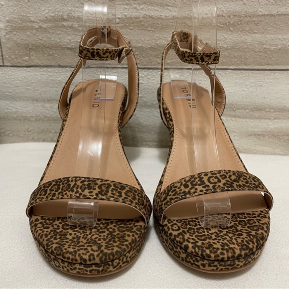 Torrid Leopard Print Platform Stiletto Heel Size 8 WW - Picture 3 of 8